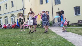 Posedenie s cimbalovou muzikou Juránečka