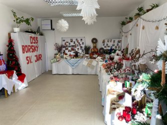 Dňa 3. 12. 2021 bola v DSS otvorená vianočná výstava ručných prác našich klientok