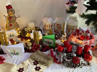 Dňa 3. 12. 2021 bola v DSS otvorená vianočná výstava ručných prác našich klientok