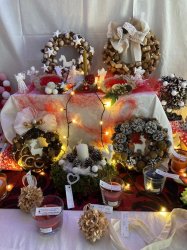 Dňa 3. 12. 2021 bola v DSS otvorená vianočná výstava ručných prác našich klientok