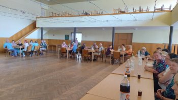 Priateľské posedenie v kultúrnom dome